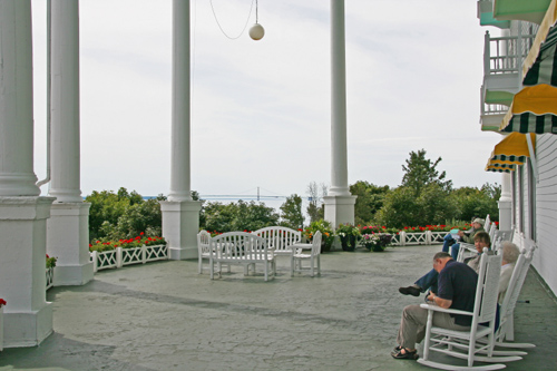 mlHotelPorch